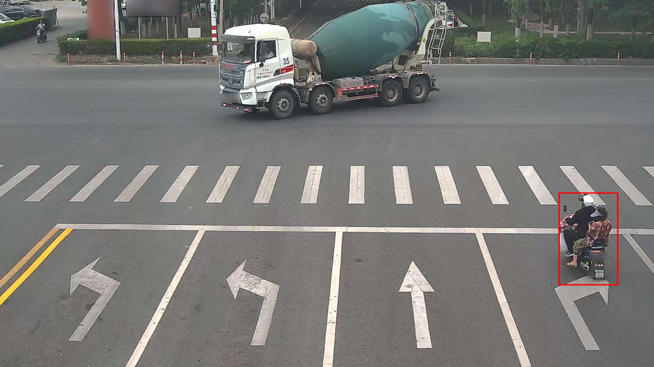 電動(dòng)車/摩托車駕乘人員不戴頭盔
